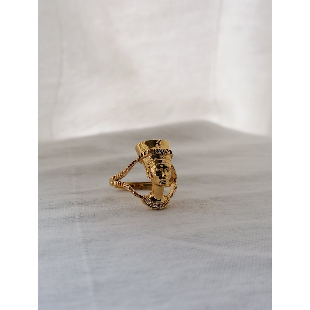 Queen nefertiti deals gold ring