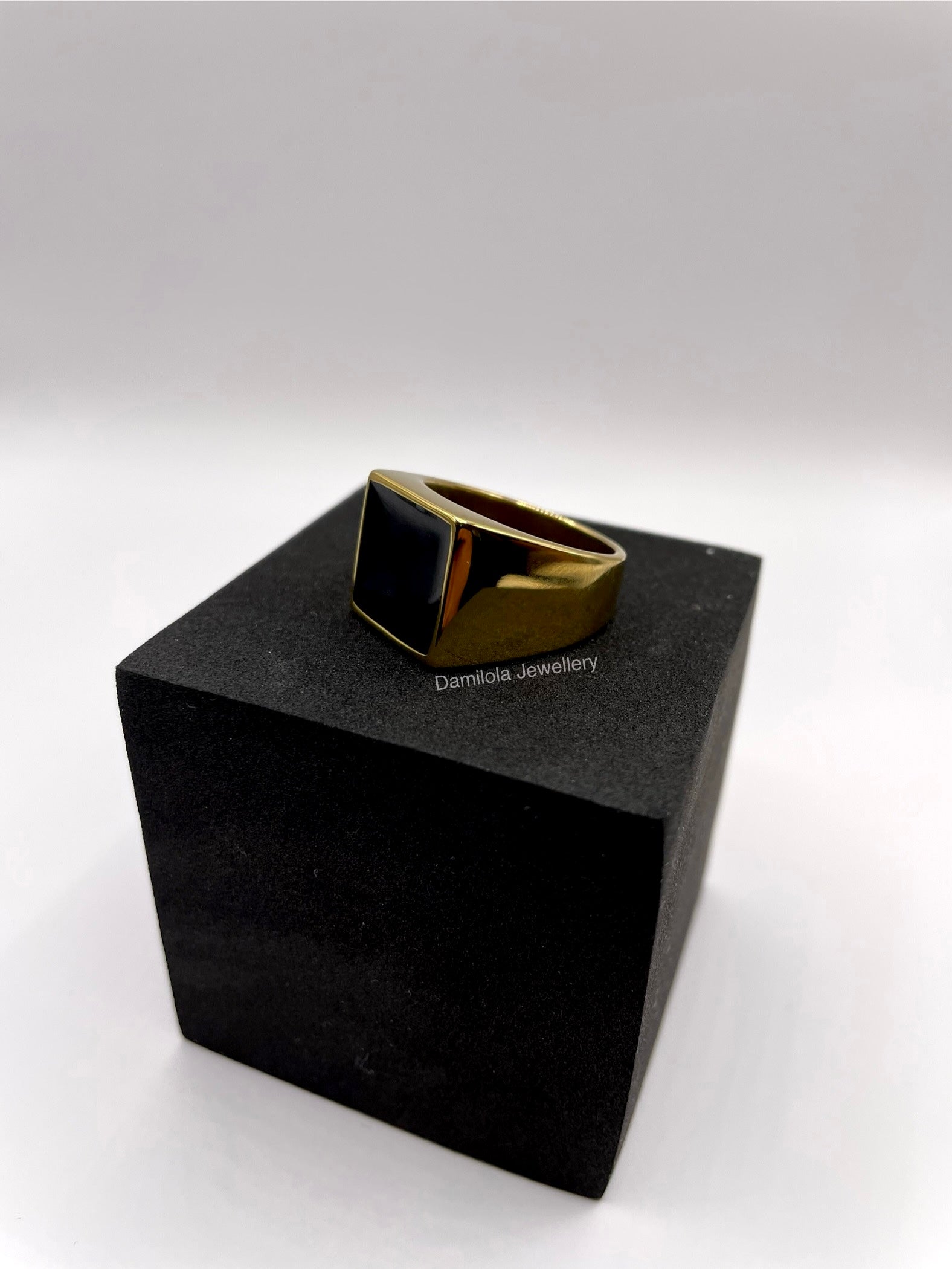 Luxe Black Gold Men’s Ring