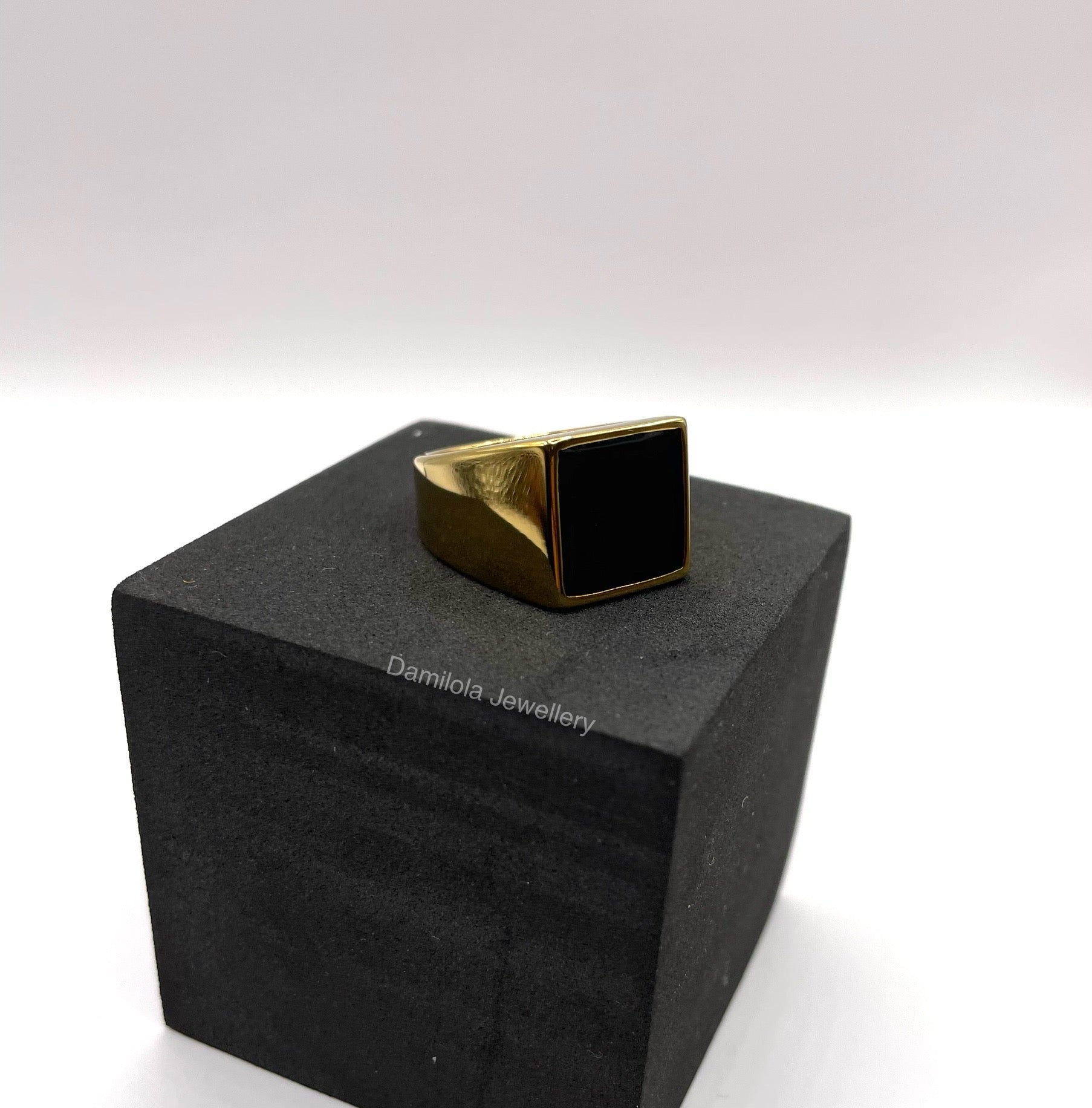 Luxe Black Gold Men’s Ring