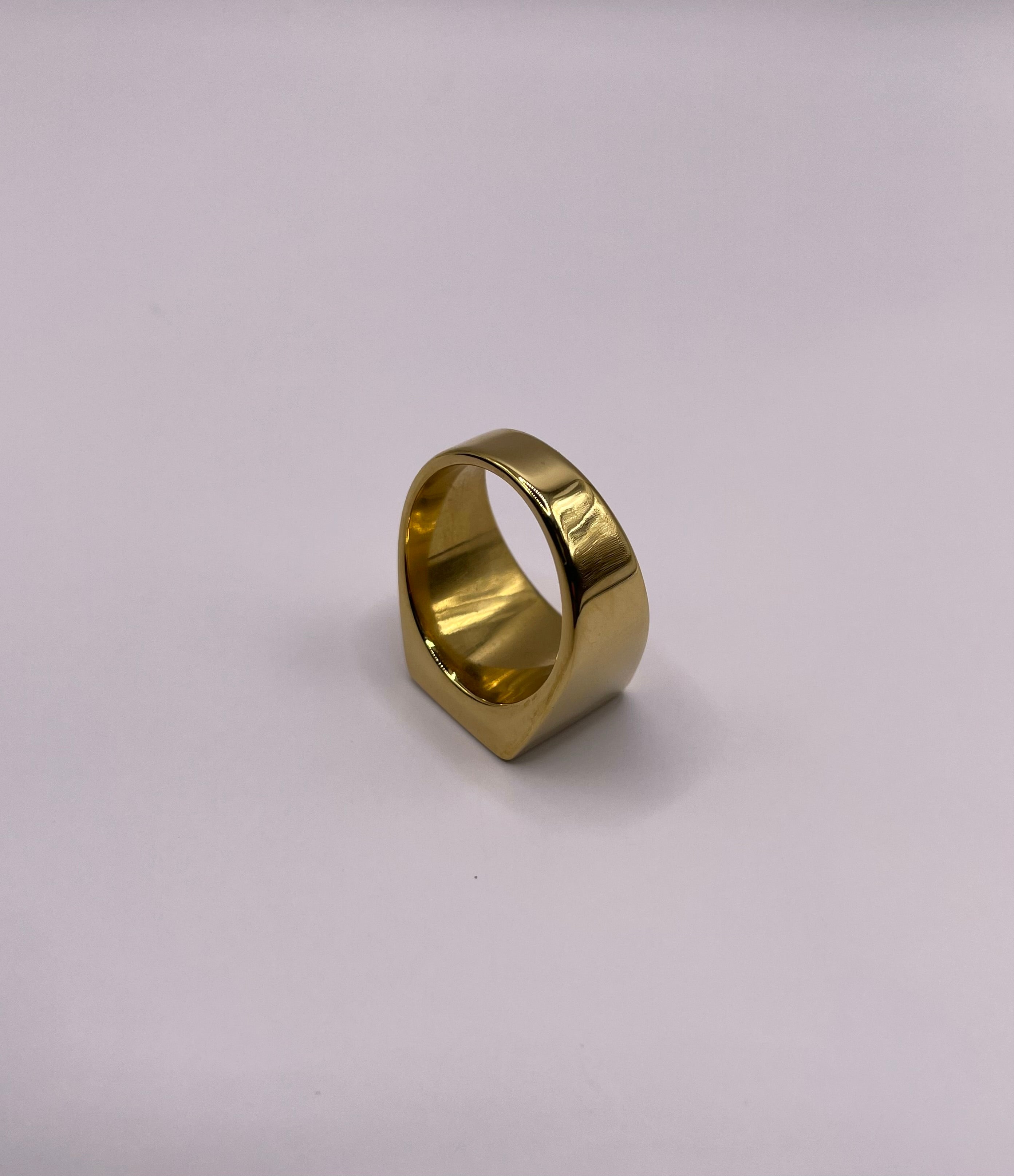 Luxe Black Gold Men’s Ring