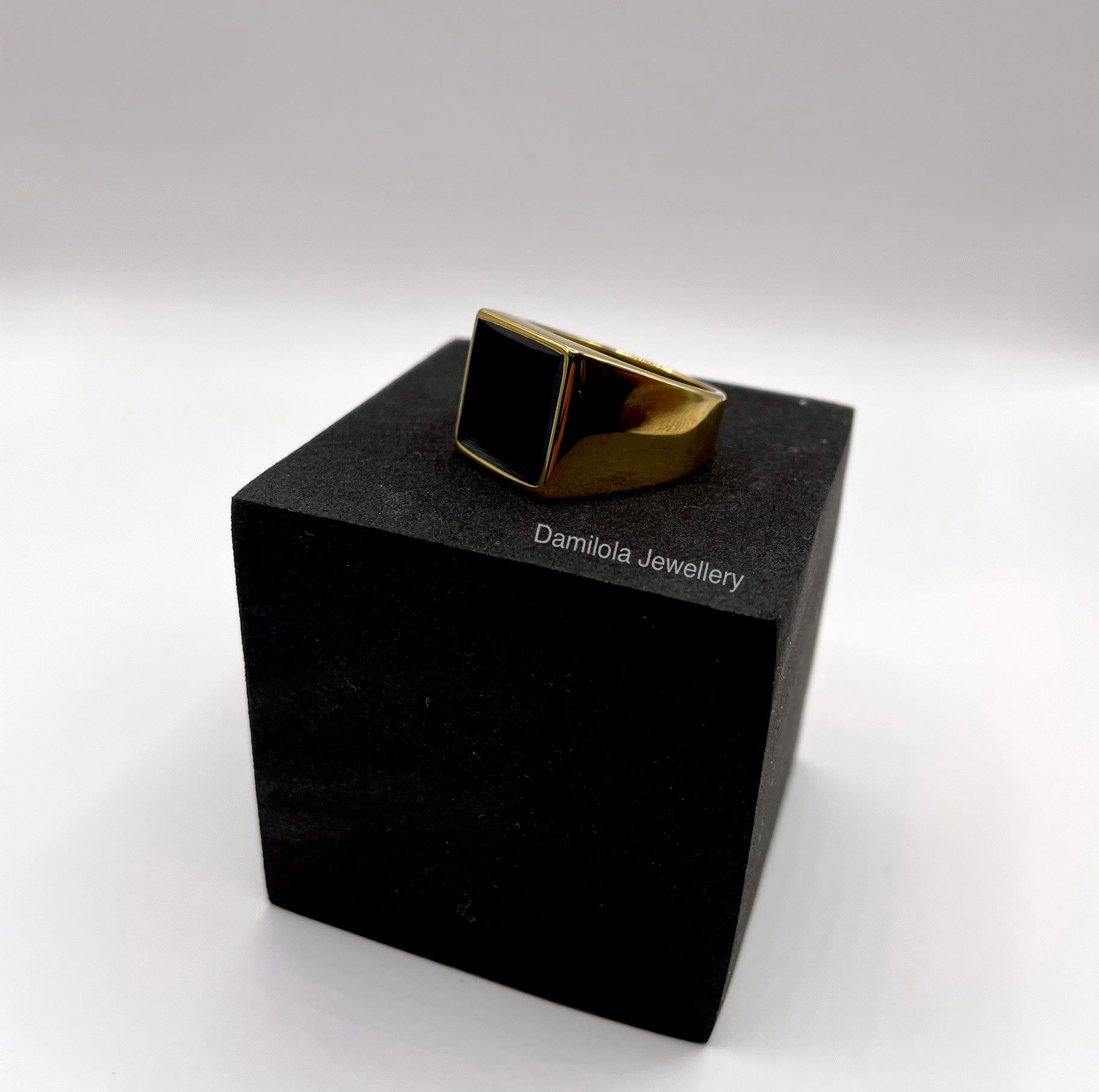 Luxe Black Gold Men’s Ring